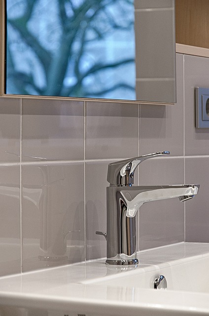 bathroom-tiles-bathroom-floor-tiles-640x480-77898370.jpeg