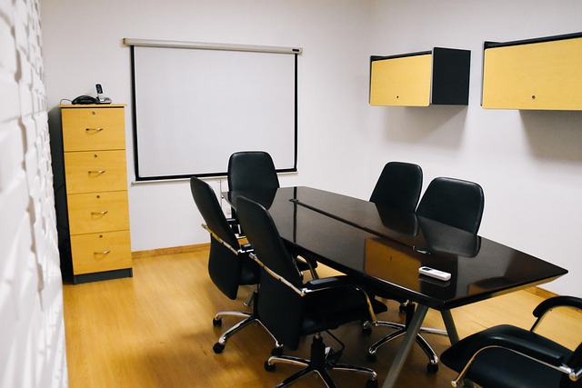businessman-business-meeting-company-640x480-12171163.jpeg