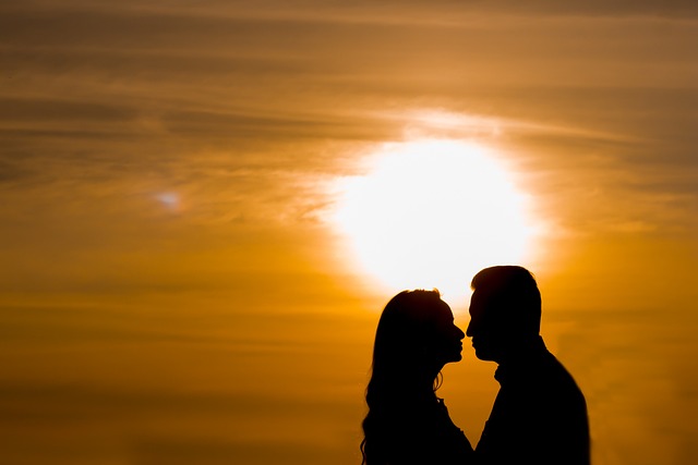 couple-640x480-25189837.jpeg