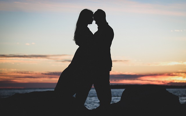 couple-640x480-65456424.jpeg