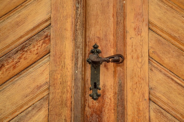 door-640x480-13255668.jpeg