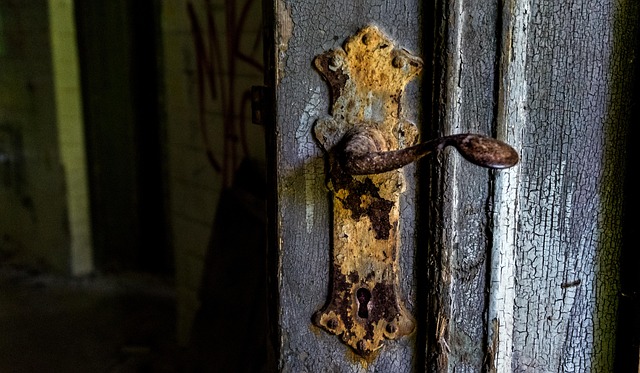 door-640x480-18658206.jpeg