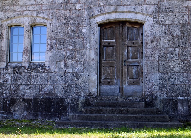 door-640x480-34843496.jpeg