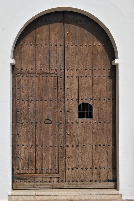 Modern Door Replacement Services: Secure, Smart, & Energy-Efficient Entries