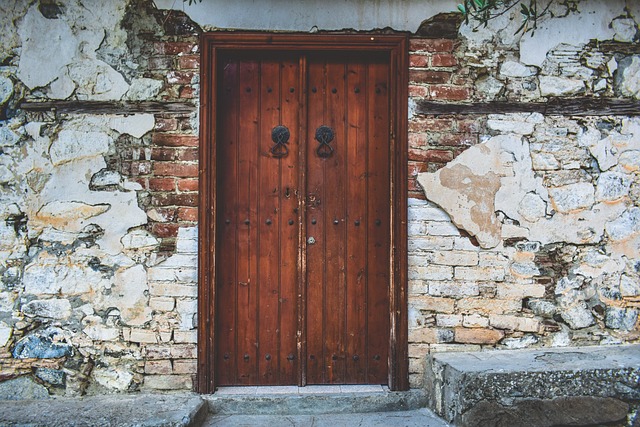 door-640x480-54120737.jpeg