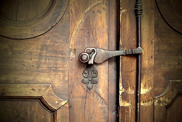 door-640x480-55628170.jpeg