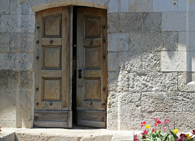 door-640x480-60883136.jpeg