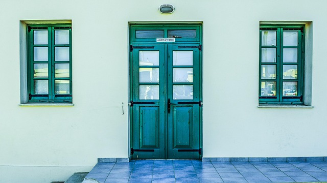 Modern Front Door Security: Smart Locks & Video Doorbells Integration