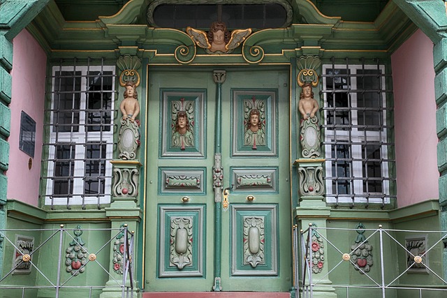 door-640x480-74212104.jpeg
