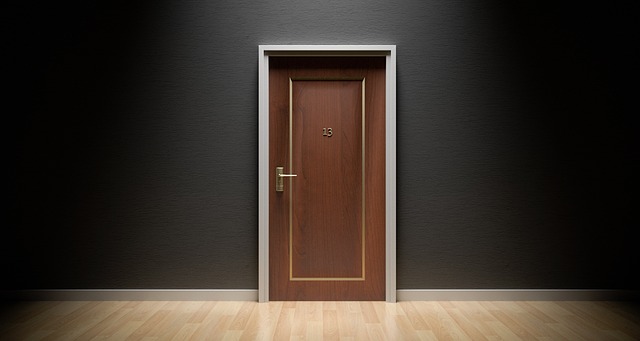 Enhance Security & Efficiency: Proven Custom Aluminum Storm Door Installation
