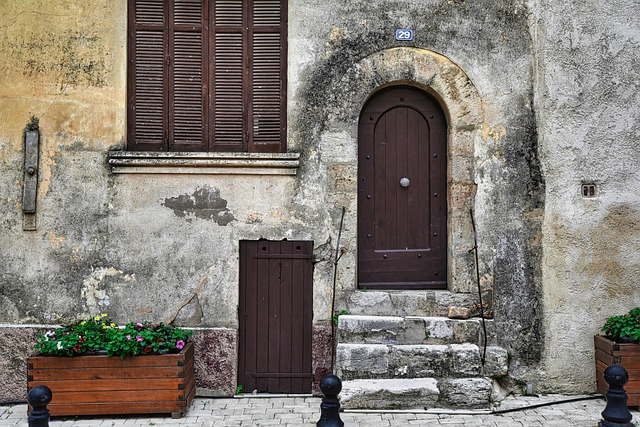 door-640x480-84109596.jpeg