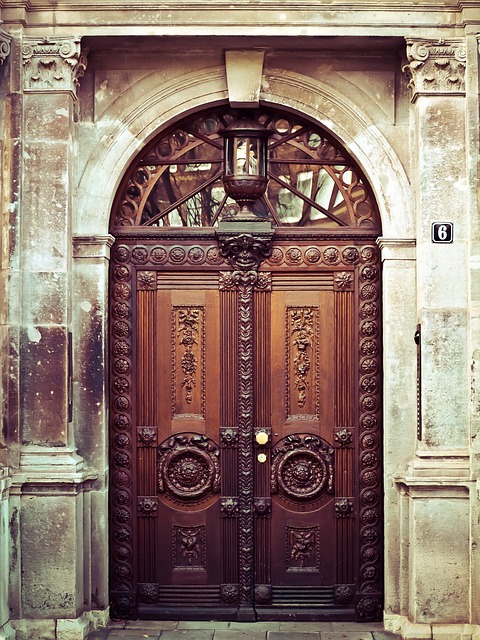 door-640x480-99483115.jpeg