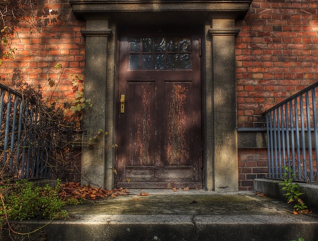 door-640x480-99766167.jpeg