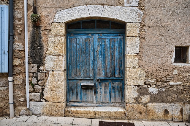door-door-lock-door-access-640x480-61364371.jpeg