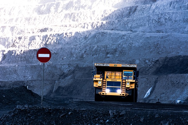 dump-truck-640x480-80763892.jpeg