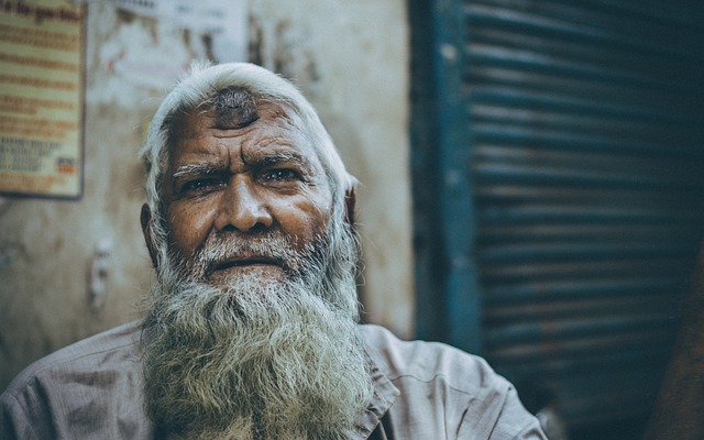 elder-people-senior-640x480-82159635.jpeg