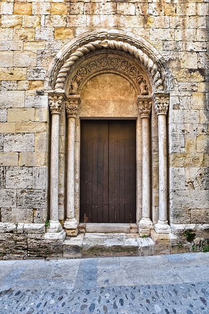 facade-640x480-85047734.jpeg