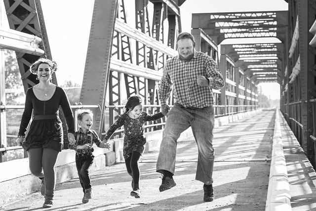 family-640x480-11966924.jpeg