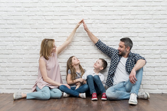 family-640x480-90464990.jpeg