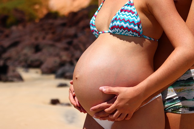 family-baby-pregnant-640x480-92427079.jpeg