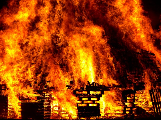fire-pit-firepit-640x480-80827186.jpeg