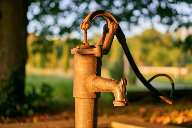 fountain-outdoor-fountain-640x480-87082264.jpeg