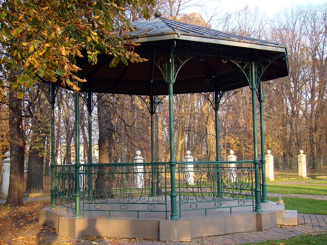 gazebo-640x480-59681405.jpeg