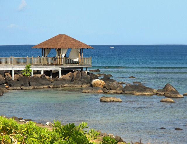 gazebo-640x480-93214396.jpeg