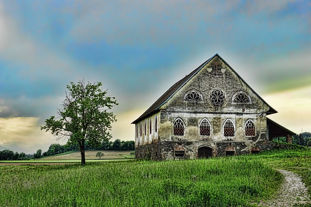 home-house-broken-house-640x480-98141280.jpeg