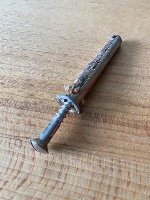home-repair-640x480-21618766.jpeg