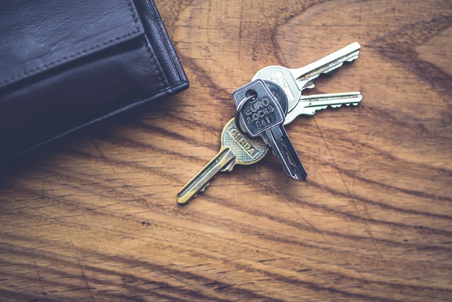 house-door-lock-home-security-home-lock-640x480-23197561.jpeg