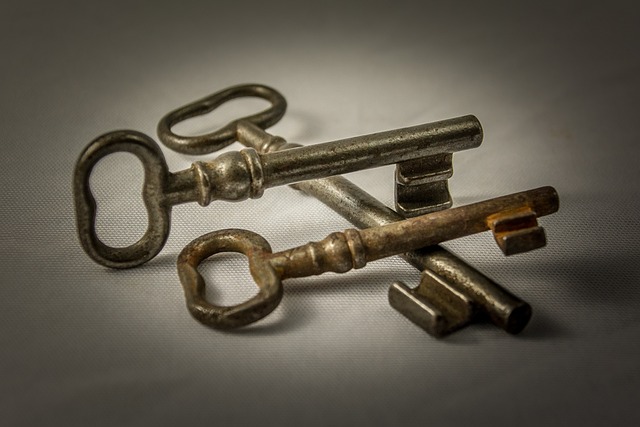 house-door-lock-home-security-home-lock-640x480-80286168.jpeg
