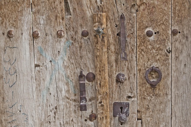house-door-lock-home-security-home-lock-640x480-89085485.jpeg