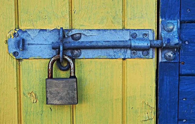 house-door-lock-home-security-home-lock-640x480-93341236.jpeg
