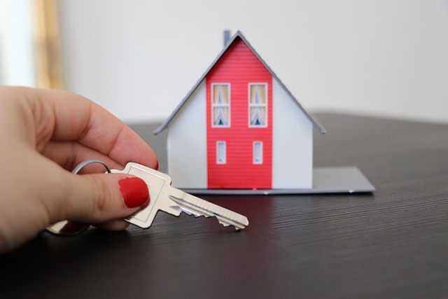house-door-lock-home-security-home-lock-640x480-93712411.jpeg