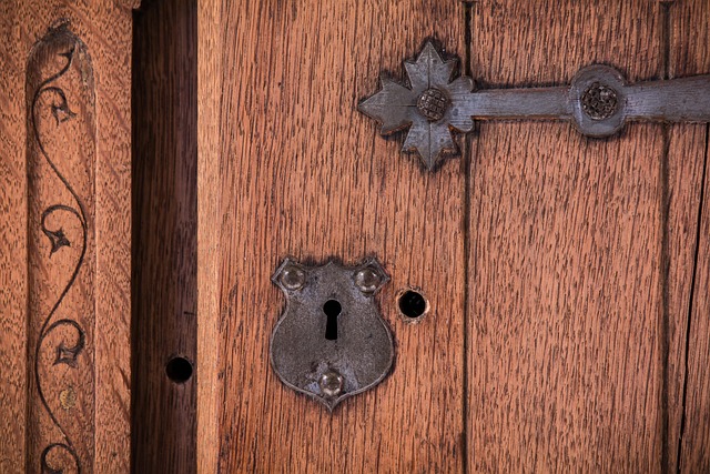 house-door-lock-home-security-home-lock-640x480-97506880.jpeg