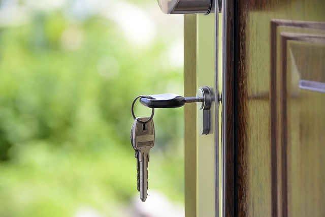 Integrating Medical Alerts with Home Security: Easy Solutions for Seniors