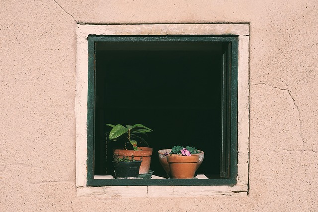 house-window-window-640x480-48222030.jpeg