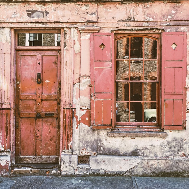 house-window-window-640x480-62325980.jpeg