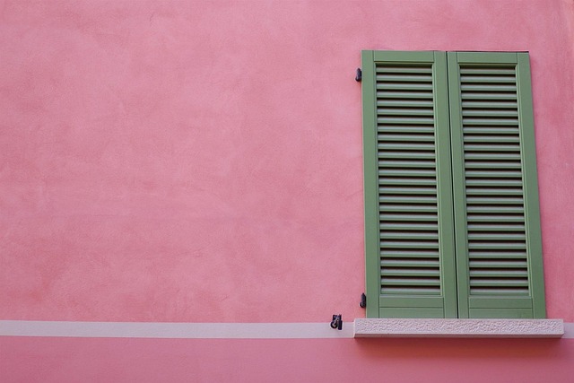 house-window-window-640x480-75960295.jpeg