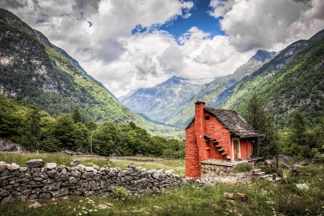 house-window-window-house-640x480-43734119.jpeg