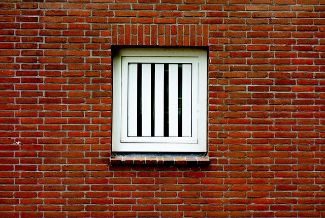 house-window-window-house-640x480-5720548.jpeg