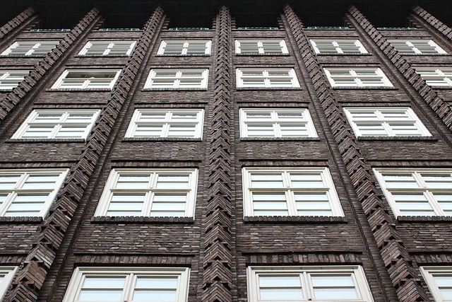 house-window-window-house-640x480-61523640.jpeg
