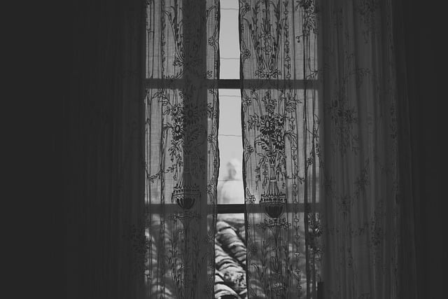 house-window-window-window-lock-closed-w-640x480-25326014.jpeg