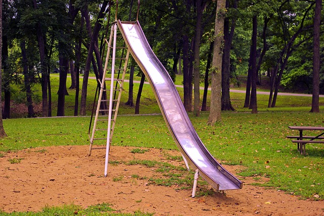 Revolutionize Playgrounds: Sports Arena Slide Combos & Agility Challenges