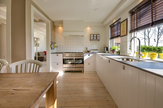 Mastering Layered Lighting for Cozy Coastal Kitchen Designs