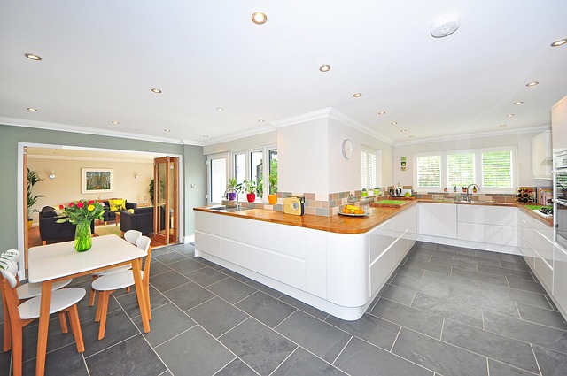 kitchen-640x480-74485350.jpeg