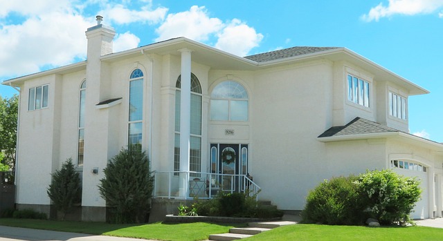 landscaping-640x480-27759036.jpeg