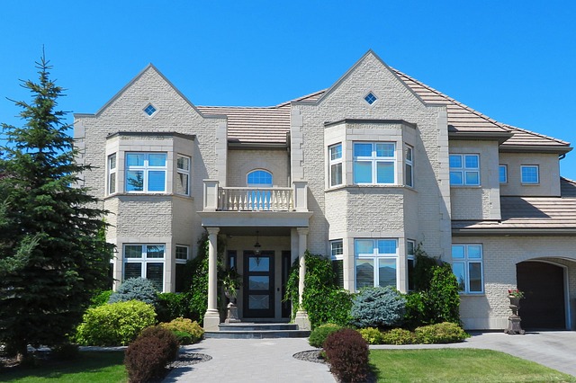 landscaping-640x480-89280656.jpeg
