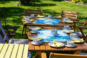 landscaping-backyard-garden-640x480-52842876.jpeg